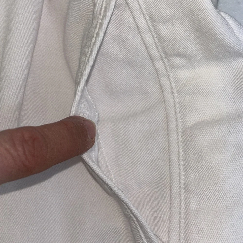 Liz Claiborne Lizsport Women's‎ Petite 16 White Pleated Boyfriend Shorts
